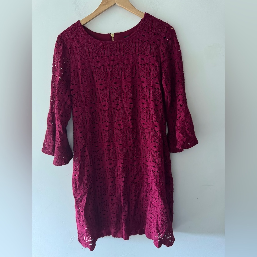 Roz & Ali Lace Lined Dress Burgundy Bell Sleeve